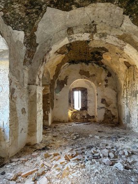 Terk edilmiş köy Craco, Basilicata bölgesi, İtalya.