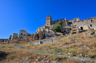 Terk edilmiş köy Craco, Basilicata bölgesi, İtalya.
