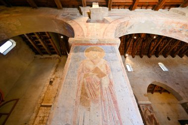 Tursi, İtalya - 6 Ağustos 2023: Tursi, Basilicata, İtalya 'da Aziz Maria d' Anglona Mabedi.