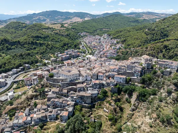 İtalya 'nın Matera ilindeki Tursi köyünün hava manzarası.