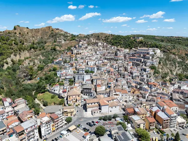 İtalya 'nın Matera ilindeki Tursi köyünün hava manzarası.