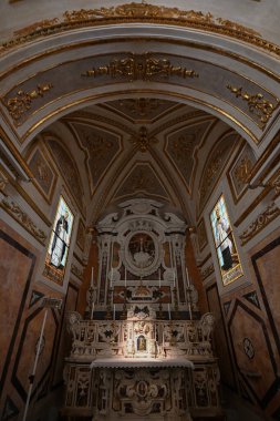 Matera, İtalya - 9 Ağustos 2023: Santa Maria della Bruna Katedrali veya Duomo. İç mekan. İtalya, Basilicata, Matera ili, Matera.