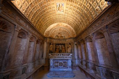 Matera, İtalya - 9 Ağustos 2023: Santa Maria della Bruna Katedrali veya Duomo. İç mekan. İtalya, Basilicata, Matera ili, Matera.