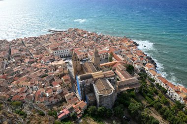 Cefalu (Duomo di Cefalu) Katedrali Bazilikası Cefalu, Sicilya, İtalya Roma Katolik kilisesidir. 1131, Norman tarzında inşa adanan katedral,.