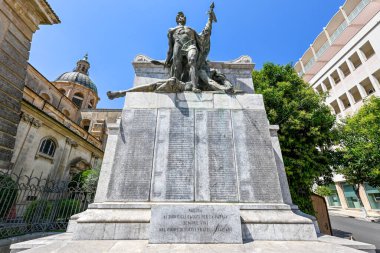 Ragusa, İtalya - 26 Ağustos 2023: Ragusa, İtalya 'da Birinci Dünya Savaşı Anıtı