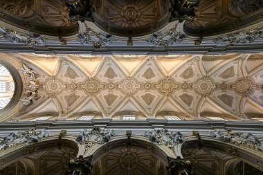 Ragusa, İtalya - 26 Ağustos 2023: San Giovanni Battista Katedrali Sicilya 'daki Ragusa barok kasabasında.