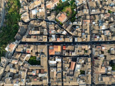 Ragusa İbla 'nın havadan görünüşü. Ragusa İbla 'nın yukarıdan görünüşü, Ragusa ili, Val di Noto, Sicilya, İtalya.