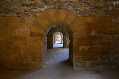 Syracuse, İtalya - 25 Ağustos 2023: Ortigia, Syracuse, Sicilya, İtalya 'daki Havadan Maniace Kalesi