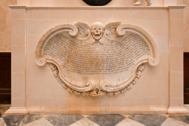 Syracuse, İtalya - 24 Ağustos 2023: Syracuse, Sicilya, İtalya 'daki Katedral' in İçi. Duomo di Siracusa 7. yüzyılda inşa edildi.