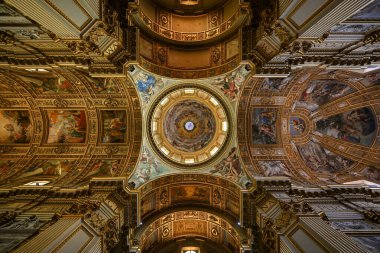 Roma, İtalya - 31 Ağustos 2023: Roma, İtalya 'daki Sant' Andrea della Valle Bazilikası.