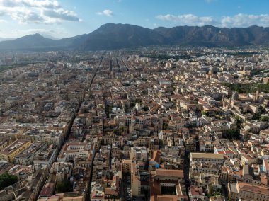 Palermo, Sicilya, İtalya 'nın gündüz panoramik görüntüsü.