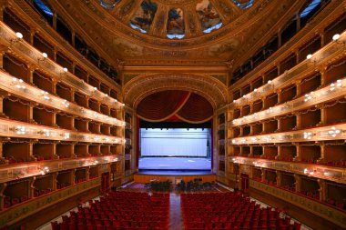 Palermo, İtalya - 30 Ağustos 2023: Palermo, Sicilya 'daki Piazza Verdi' de bulunan Teatro Massimo Vittorio Emanuel opera binasının içi.