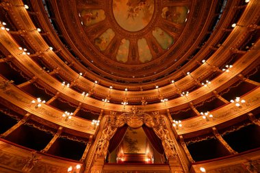 Palermo, İtalya - 30 Ağustos 2023: Palermo, Sicilya 'daki Piazza Verdi' de bulunan Teatro Massimo Vittorio Emanuel opera binasının içi.