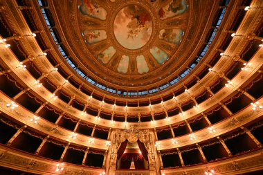 Palermo, İtalya - 30 Ağustos 2023: Palermo, Sicilya 'daki Piazza Verdi' de bulunan Teatro Massimo Vittorio Emanuel opera binasının içi.