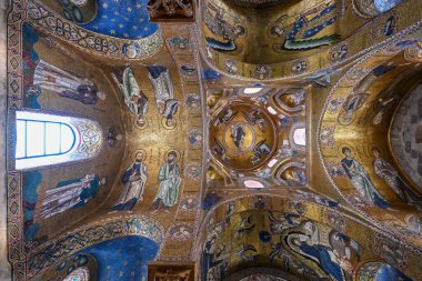 Palermo, İtalya - 30 Ağustos 2023: St. Mary Kilisesi Amiral veya Santa Maria dell Ammiraglio, ayrıca Martorana olarak da bilinir..