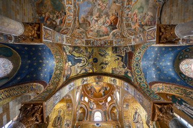 Palermo, İtalya - 30 Ağustos 2023: St. Mary Kilisesi Amiral veya Santa Maria dell Ammiraglio, ayrıca Martorana olarak da bilinir..