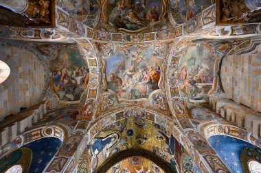 Palermo, İtalya - 30 Ağustos 2023: St. Mary Kilisesi Amiral veya Santa Maria dell Ammiraglio, ayrıca Martorana olarak da bilinir..