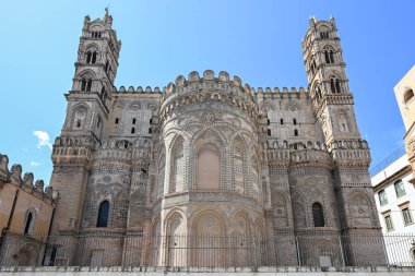 Katedral Palermo, palermo (Sicilya, İtalya) mimari bir kompleksi var. Kilise 1185 dikilmiştir walter ophamil, palermo ve Kral Kurmanci Başpiskoposu tarafından william II's Bakanı
