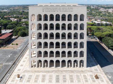 Palazzo della Civilita Italiana (İtalyan Medeniyeti Sarayı). Sede Fendi Roma. Viale della Civilt del Lavoro. İtalya 'nın Roma ilçesi.