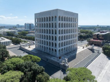Palazzo della Civilita Italiana (İtalyan Medeniyeti Sarayı). Sede Fendi Roma. Viale della Civilt del Lavoro. İtalya 'nın Roma ilçesi.