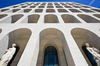 Palazzo della Civilita Italiana (İtalyan Medeniyeti Sarayı). Sede Fendi Roma. Viale della Civilt del Lavoro. İtalya 'nın Roma ilçesi.