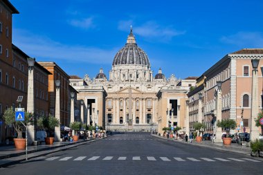 Vatikan - Sep 3, 2023: Aziz Peter Bazilikası Vatikan 'daki Aziz Peter Meydanı, Roma, İtalya.