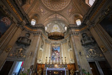 Roma, İtalya - Sep 2, 2023: Sant 'Eustachio, Roma' da Katolik kilisesi ve küçük bir bazilika..
