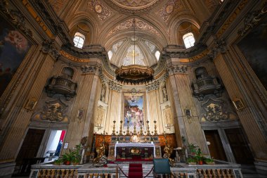 Roma, İtalya - Sep 2, 2023: Sant 'Eustachio, Roma' da Katolik kilisesi ve küçük bir bazilika..