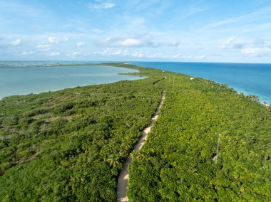 Boca Paila, Tulum, Meksika 'nın hava görüntüleri.