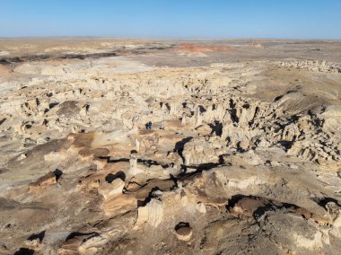 Bisti / De-Na-Zin Wilderness 'deki Hayaller Vadisi, New Mexico, ABD.