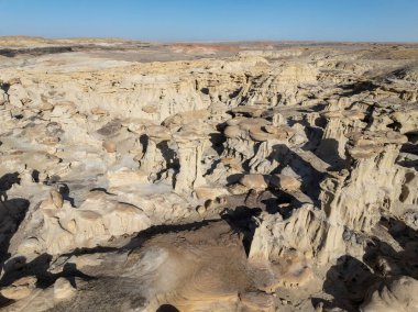 Bisti / De-Na-Zin Wilderness 'deki Hayaller Vadisi, New Mexico, ABD.