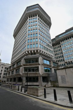 Londra, İngiltere ve İngiltere 'deki Adalet Bakanlığı' nın modern binasına bakın.