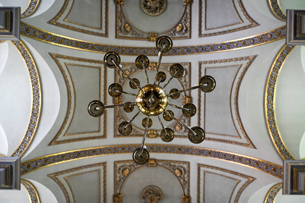 Лондон, Великобритания - 28 июня 2024 года: Святой Жиль на скалах XIX века.