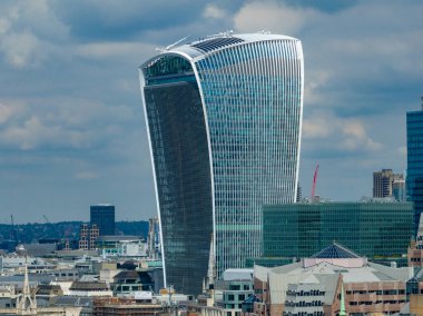 Ünlü Walkie Talkie bina cephesi - Londra şehir silüeti, finans bölgesi, Birleşik Krallık.