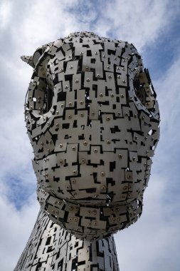 Kelpieler, İskoç Falkirk ve Grangemouth kasabaları arasındaki devasa çelik at kafalarıdır..