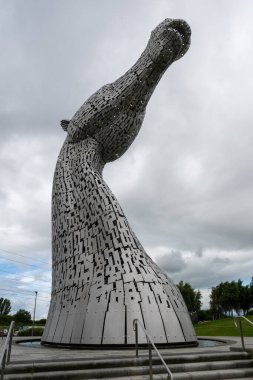 Kelpieler, İskoç Falkirk ve Grangemouth kasabaları arasındaki devasa çelik at kafalarıdır..