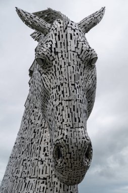 Kelpieler, İskoç Falkirk ve Grangemouth kasabaları arasındaki devasa çelik at kafalarıdır..