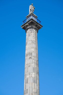 Newcastle, İngiltere - 4 Temmuz 2024: Grey 's Monument. 1838 'de İngiltere' nin Tyne şehir merkezinde Charles, Earl Grey, QC anısına bir sütun dikildi..
