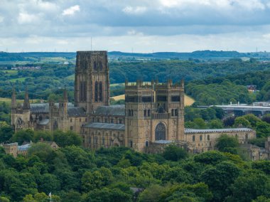 Durham Katedrali 'nin ve İngiltere' nin Durham Kalesi 'nin hava görüntüsü.