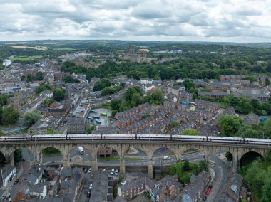 Durham City, İngiltere 'de viyadük demiryolu. Viktorya döneminden kalma viyadük, Birleşik Krallık 'ın doğu kıyısı ana hattını taşır..