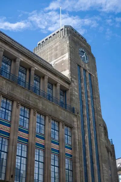 Newcastle on Tyne, UK - 4 Temmuz 2024 Newgate Caddesi 'ndeki eski Kooperatif binası, şimdi Premier Inn olarak yeniden geliştirildi..