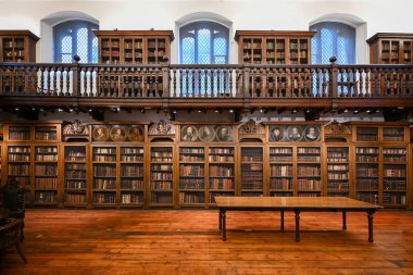 Durham, İngiltere - 2 Temmuz 2024: Bishop Cosin 's Library, esasen Episcopalis Dunelmensis, İngiltere' nin Durham kentinde kurulmuş tarihi bir kütüphanedir..