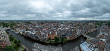 York Papazı 'nın hava manzarası. Yorkshire, İngiltere 'deki York Katedrali.