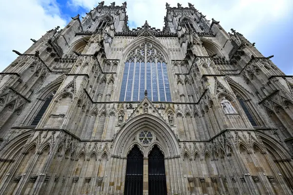 York Papazı. Yorkshire, İngiltere 'deki York Katedrali.