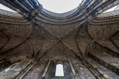 Holyrood Yıkıntısı Manastırı, Edinburgh, İngiltere 'deki Holyrood Sarayı' nın yanında..
