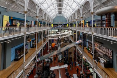 Edinburgh, İskoçya - 16 Temmuz 2024: Edinburgh, İngiltere 'deki Ulusal İskoçya Müzesi,