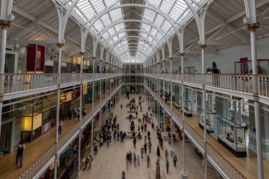 Edinburgh, İskoçya - 16 Temmuz 2024: Edinburgh, İngiltere 'deki Ulusal İskoçya Müzesi,