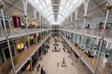 Edinburgh, İskoçya - 16 Temmuz 2024: Edinburgh, İngiltere 'deki Ulusal İskoçya Müzesi,