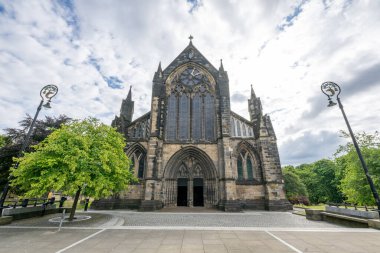 Glasgow, İngiltere 'nin merkezindeki tarihi Glasgow Katedrali' nin Fascade 'si..