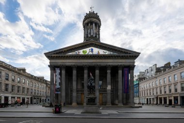 Glasgow, İngiltere - 12 Temmuz 2024: Glasgow, İskoçya Modern Sanatlar Galerisi (GoMA). Glasgow İskoçya 'nın en büyük şehridir..